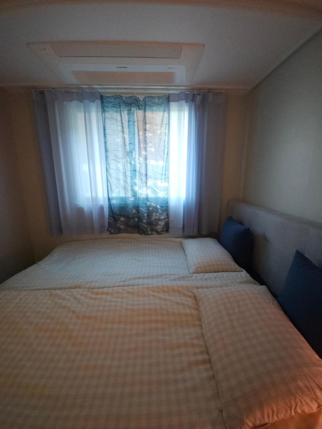 Present In Suseo Bed & Breakfast